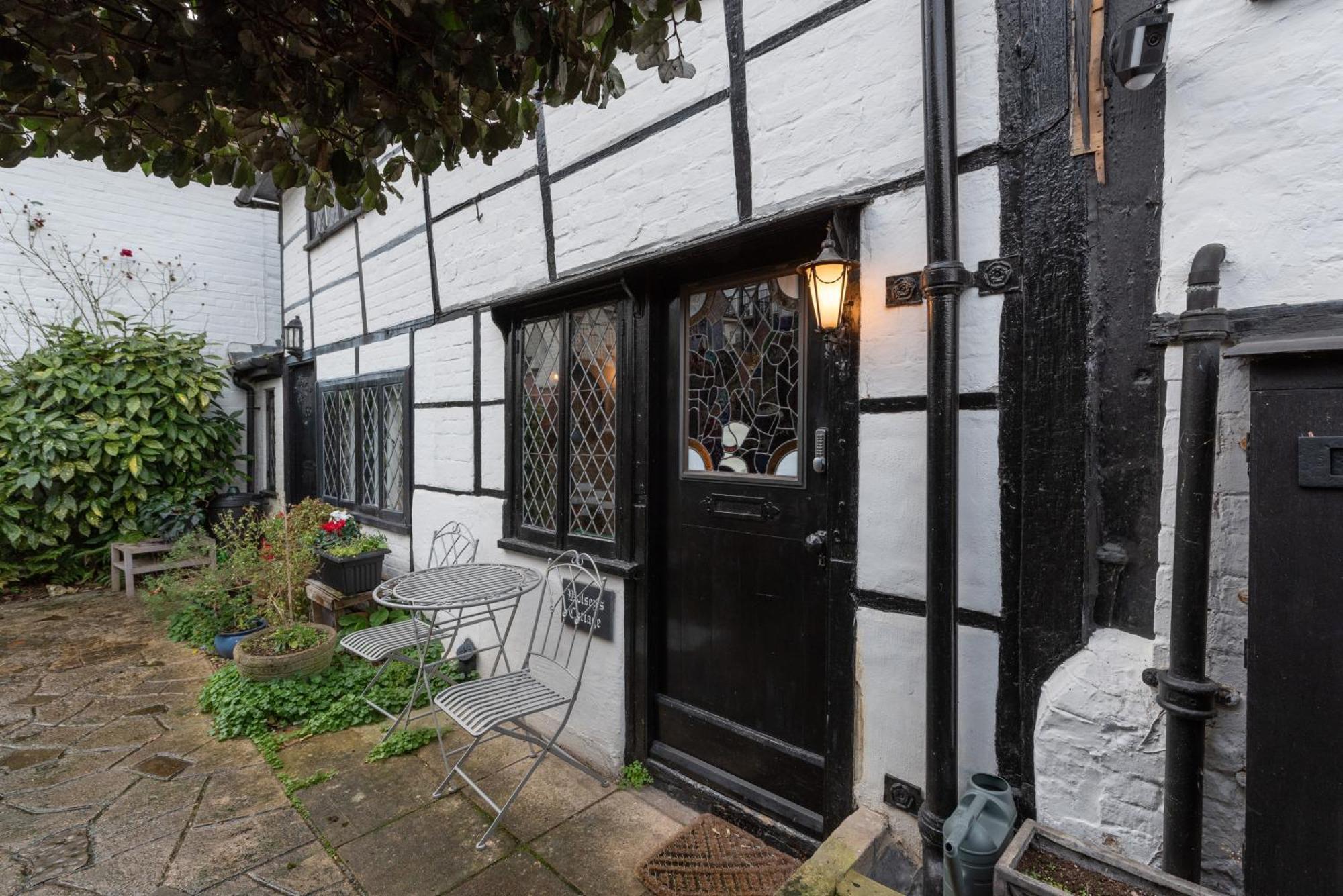 15Th Century Tiny Character Cottage-Henley Centre Eksteriør bilde